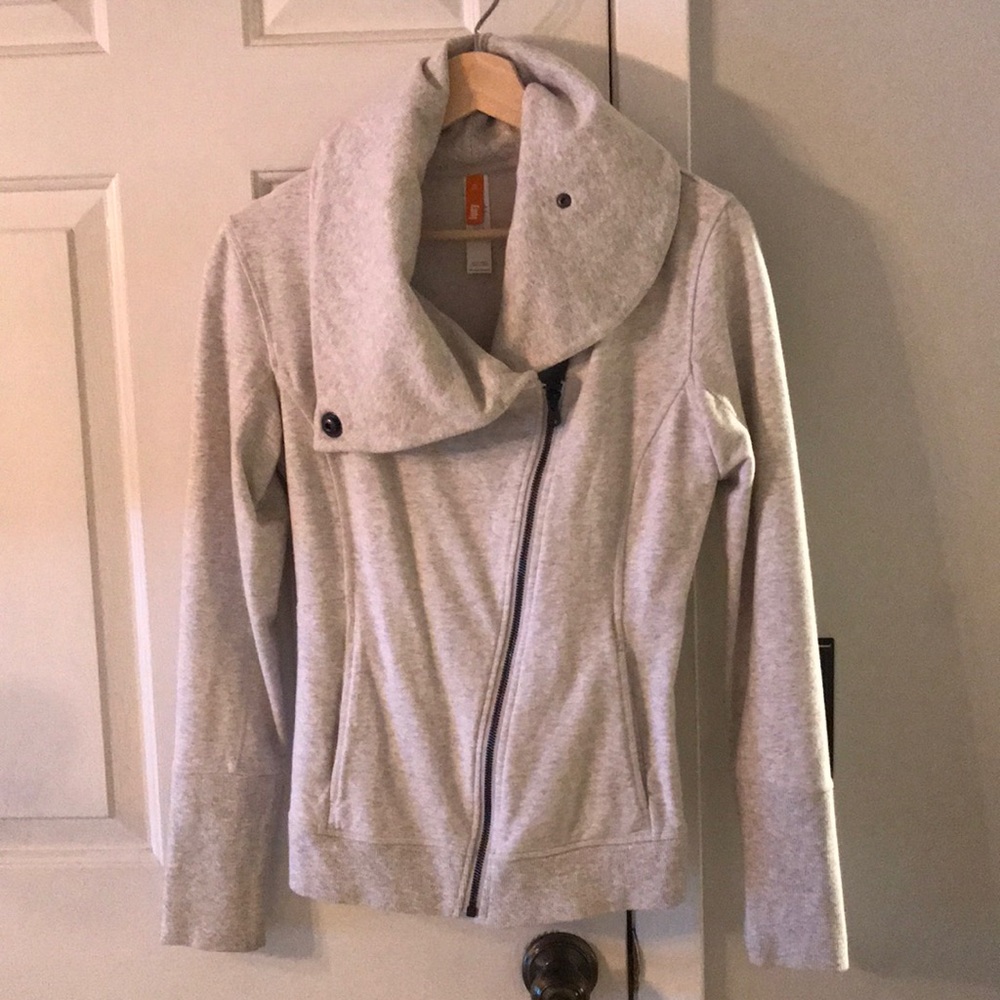 Zip sweatshirt